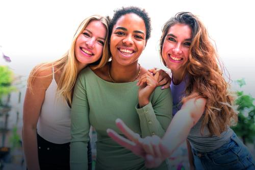 threewomans.jpg threewomans.jpg